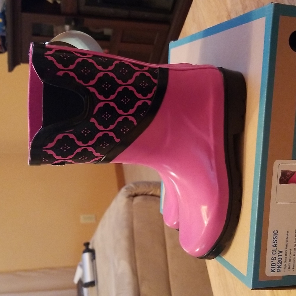 Puddletons kids rain boots size 3 NIB pink black